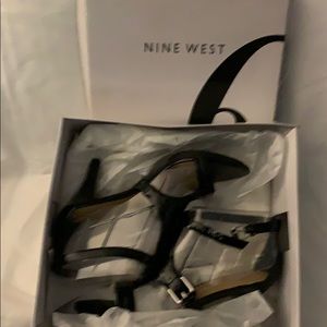 Paton leather new black heel